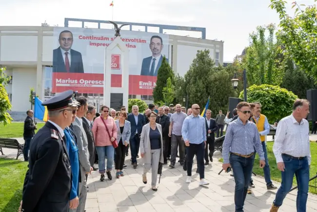 Foto Autorităţile locale şi judeţene au marcat Ziua Veteranilor de Război, la Slatina