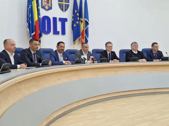 Foto Anunţ oficial: Politehnica Bucureşti deschide o filială la Slatina (FOTO)