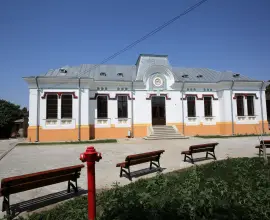 Foto S-a finalizat reabilitarea Bibliotecii „Virgil Carianopol” din Caracal. Investiţie cu fonduri europene de peste 10 milioane lei (FOTO)