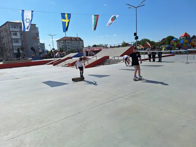 Foto  Start la prima ediție a Slatina Skate Open, desfășurată în cel mai nou parc din oraș