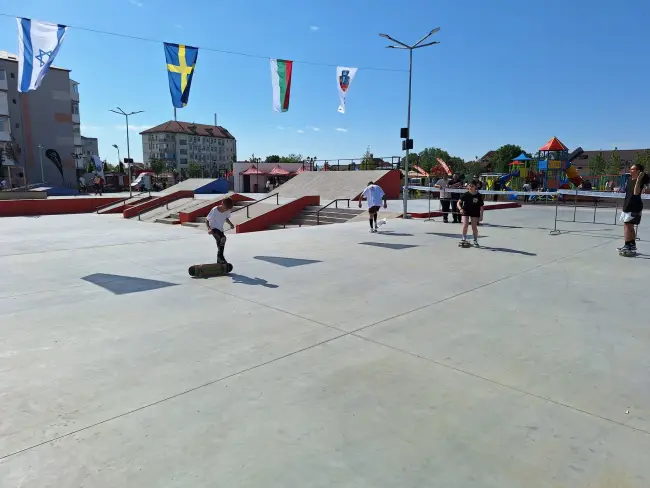 Foto  Start la prima ediție a Slatina Skate Open, desfășurată în cel mai nou parc din oraș