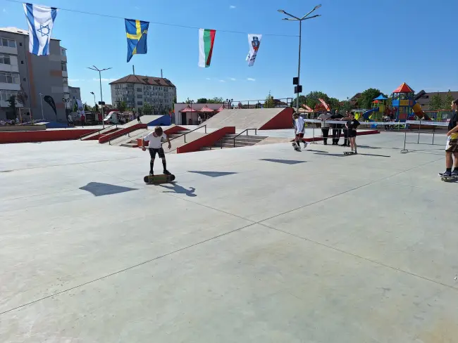 Foto  Start la prima ediție a Slatina Skate Open, desfășurată în cel mai nou parc din oraș