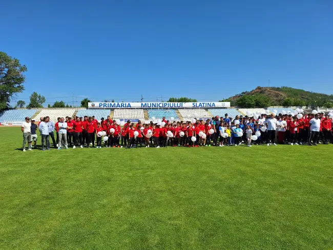 Foto Sportivii CSM Slatina şi-au luat adio de la fosta arenă „1 Mai”. Stadion nou, proiect aprobat de Guvern (FOTO&VIDEO)