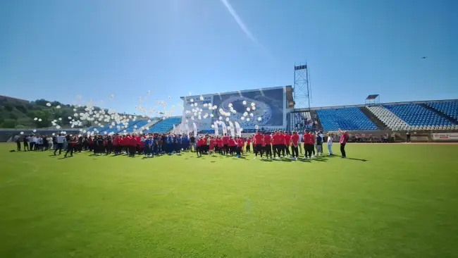 Foto Sportivii CSM Slatina şi-au luat adio de la fosta arenă „1 Mai”. Stadion nou, proiect aprobat de Guvern (FOTO&VIDEO)