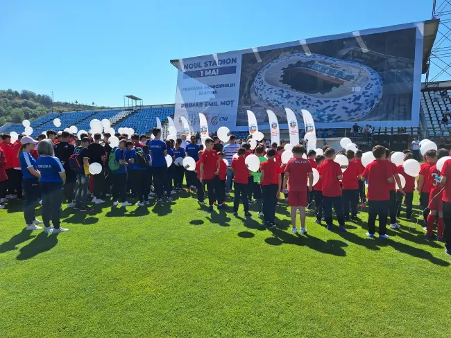 Foto Sportivii CSM Slatina şi-au luat adio de la fosta arenă „1 Mai”. Stadion nou, proiect aprobat de Guvern (FOTO&VIDEO)