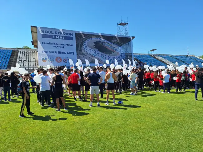 Foto Sportivii CSM Slatina şi-au luat adio de la fosta arenă „1 Mai”. Stadion nou, proiect aprobat de Guvern (FOTO&VIDEO)