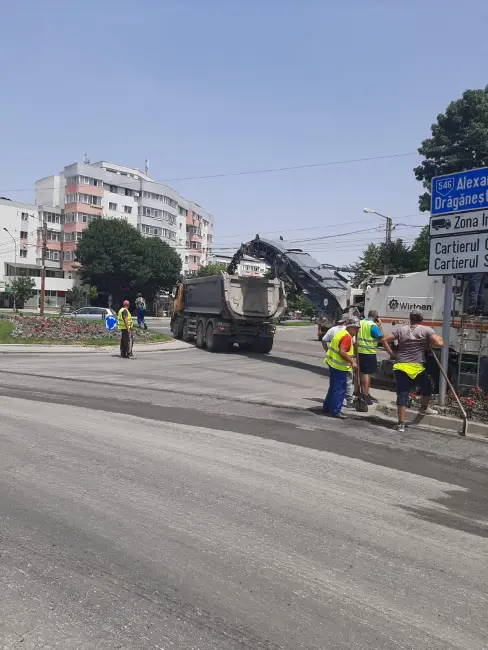 Foto Se asfaltează pe mai multe străzi din Slatina (FOTO)