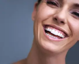 Foto Avantajele și dezavantajele fațetelor dentare: Când sunt recomandate?