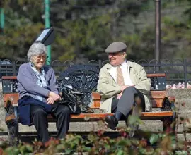 Foto Pensionarii cu venituri reduse vor primi un ajutor de la Guvern. Prima tranşă, de 400 de lei, înainte de Paşte