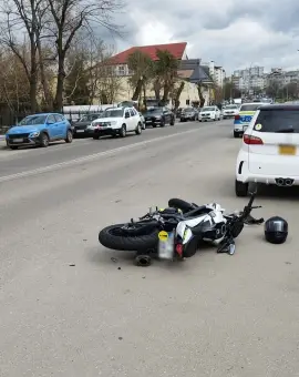 Foto Motociclist din Slatina, la spital în urma unui accident rutier