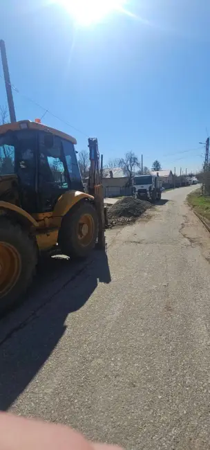 Foto CJ Olt demarează lucrări de reparații și consolidare pe drumurile județene DJ 657B și DJ 644A (FOTO)