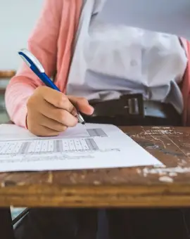 Foto Aproape 3.000 de elevi din Olt, la simularea examenului de bacalaureat