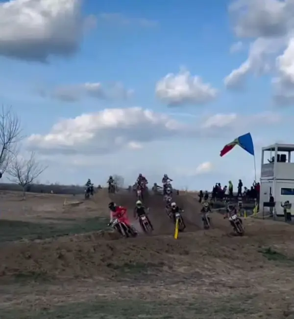 Foto Micul motociclist din Balş, Traian Roşu, pe podium la Campionatul Național de Motocros al României (FOTO)