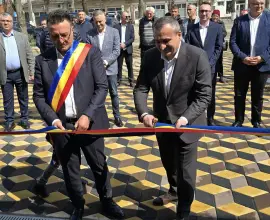 Foto Sediu nou pentru Primăria Băbiciu. Preşedintele CJ Olt şi ministrul Agriculturii, la inaugurare (FOTO)