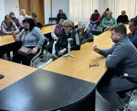 Foto Producătorii olteni de răsaduri, izgoniţi de primar din Piaţa Zahana. Consiliul Judeţean le oferă spaţiu de desfacere în centrul oraşului (VIDEO)