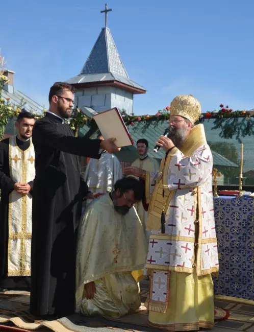 Foto A plecat la cele veşnice preotul Mihail Camen, ctitorul Bisericii „Sfântul Mare Mucenic Mina”