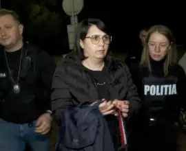 Foto Laura Crişan, arestată din nou. Fiica milionarului ucis într-un atentat cu bombă a fost oprită în trafic, în judeţul Vâlcea 
