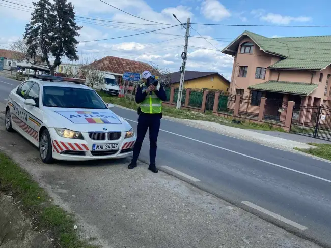 Foto FOTO. 19 permise de conducere reţinute, pe drumurile din Olt, în cadrul „Speed Marathon”
