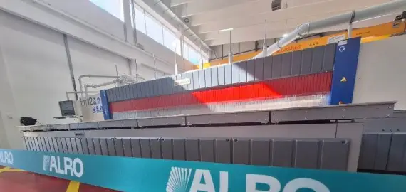Foto Mai multă precizie, la Alro. Investiţie de opt milioane lei pentru tăierea plăcilor din aluminiu