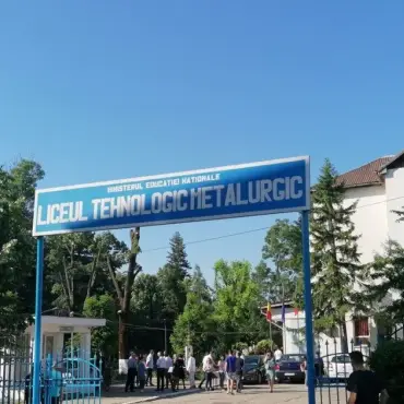 Foto    Concursul „Ştiu şi Aplic”-Securitatea şi Sănătatea în Muncă se deprinde de pe băncile şcolii, organizat la Colegiul Tehnic Metalurgic