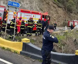 Foto Microbuz căzut în Dunăre: Scafandrii au găsit o victimă și autovehiculul