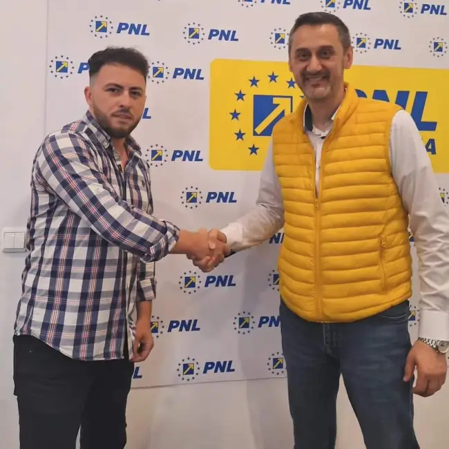 Foto Pilele lui Mario! De Mezzo şi-a angajat susţinătorii ca „specialişti” în marketing la CSM Slatina