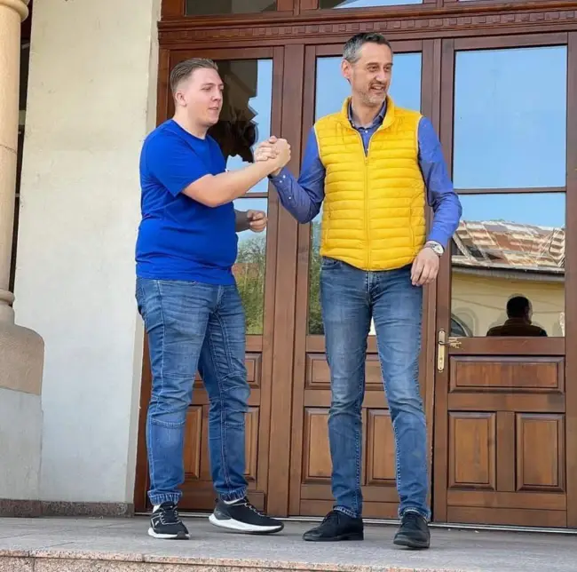 Foto Pilele lui Mario! De Mezzo şi-a angajat susţinătorii ca „specialişti” în marketing la CSM Slatina