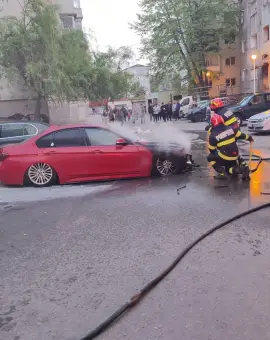 Foto Incendiu la un autoturism, în Slatina (FOTO)