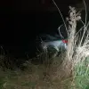 Imagine VIDEO. Două tinere salvate de pompieri, după ce au căzut cu maşina într-un canal de irigaţii, la Strejeşti