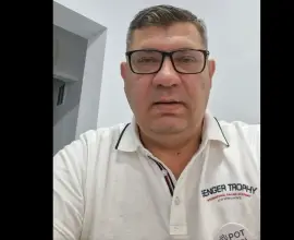 Foto Senatorul POT Robert Ghiţă, dificultăţi în citirea de pe foaie. Ce i-a ieşit când a vrut să citească „papioane” (VIDEO)