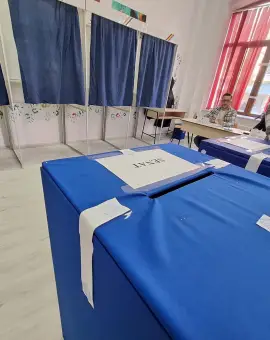 Foto Cine sunt câştigătorii alegerilor locale parţiale, la Iancu Jianu şi Mihăeşti
