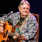 Foto Festivalul „Alutus ’22” aduce muzica folk, arta și literatura în centrul Slatinei