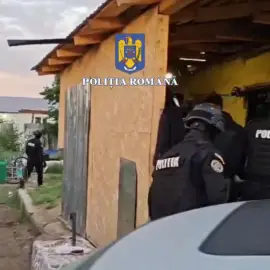 Foto Percheziții într-un caz de furt de 50.000 de euro. Hoţii, un tânăr și părinții săi, au fost la cerşit în Franţa împreună cu victima