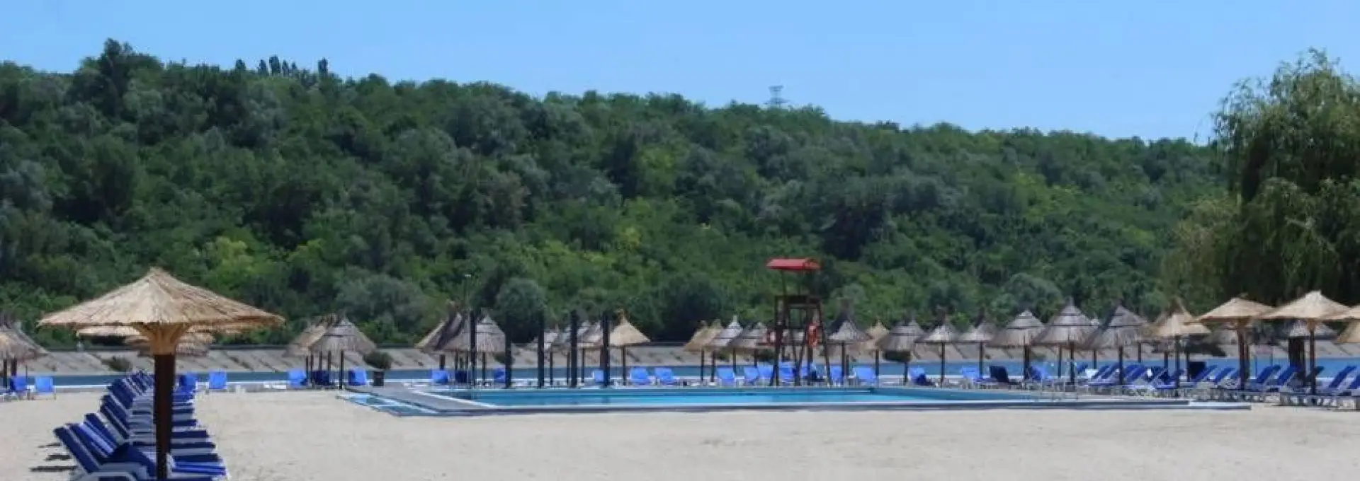 Foto Mario De Mezzo face club de noapte, la Plaja Olt, iar plaja se mută în Pădurea Strehareţi