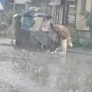 Foto Femeie din Bârza, lovită pe o trecere de pietoni din Craiova, de o şoferiţă de 83 de ani
