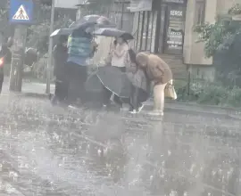 Foto Femeie din Bârza, lovită pe o trecere de pietoni din Craiova, de o şoferiţă de 83 de ani