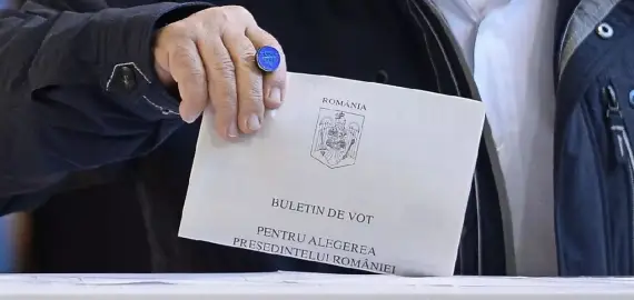 Foto CCR a validat primul tur al alegerilor prezidenţiale. Nicuşor Dan şi George Simion merg în turul II