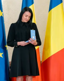 Foto Cristina Neagu a fost decorată cu Ordinul Național „Serviciul Credincios” în grad de Cavaler   