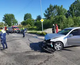 Foto Accident cu două autoturisme implicate, în Slatina. O tânără, la spital   