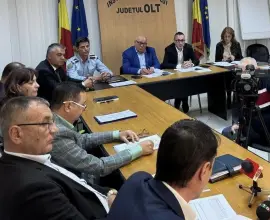 Foto Prefectul Cosmin Floreanu, hotărâri importante luate în cadrul Colegiului Prefectural și Comisiei de Dialog Social