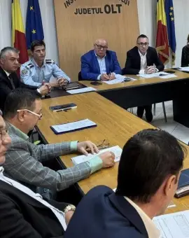 Foto Prefectul Cosmin Floreanu, hotărâri importante luate în cadrul Colegiului Prefectural și Comisiei de Dialog Social