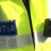 Foto Doi bărbaţi din Iancu Jianu, arestaţi după ce au bătut doi poliţişti şi le-au distrus autospeciala