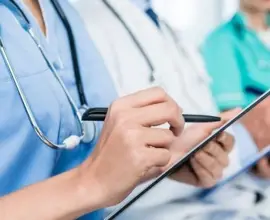 Foto Persoanele asigurate beneficiază de servicii medicale decontate pentru depistarea bolilor grave