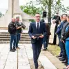 Foto Gest incalificabil al primarului De Mezzo: Şi-a pus subalternii să-i întrerupă microfonul prefectului Cosmin Floreanu