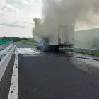 Foto VIDEO. Trafic afectat pe Drumul Expres, după ce un TIR a luat foc la Negreni