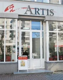 Foto Florin Grădinaru, între natură statică și emoție: expoziția „Oglinzi” la Slatina