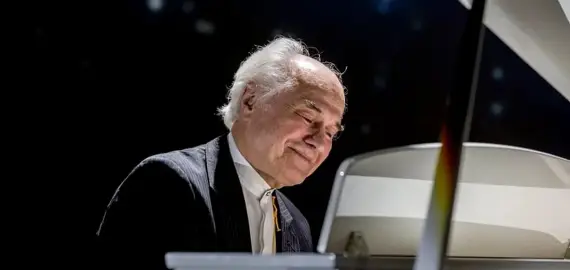 Foto Compozitorul Eugen Doga a murit. Valsul din coloana sonoră a filmului „Gingaşa şi tandra mea fiară”, recunoscut de UNESCO drept a patra capodoperă muzicală a secolului XX 