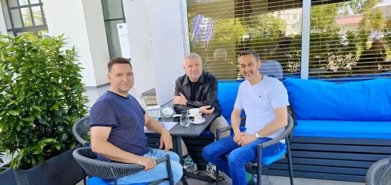 Foto Cum e? Președintele PNL Olt se declară împotriva taxelor, dar primarul Mario De Mezzo impune noi dări firmelor din Slatina