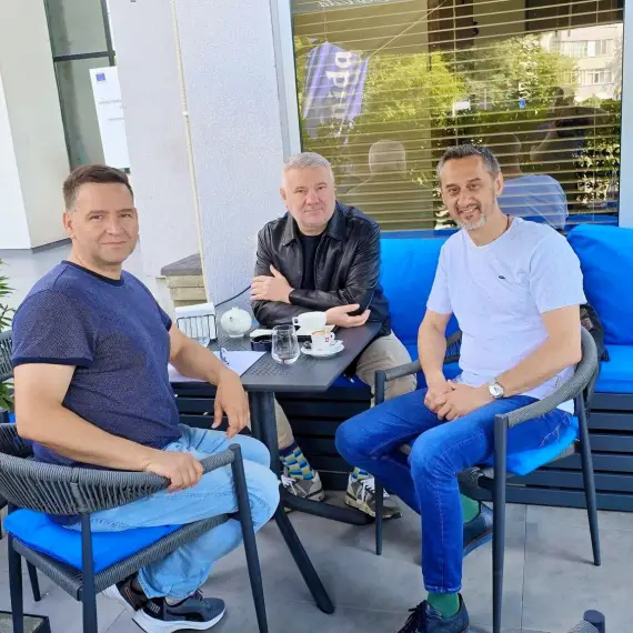 Foto Cum e? Președintele PNL Olt se declară împotriva taxelor, dar primarul Mario De Mezzo impune noi dări firmelor din Slatina