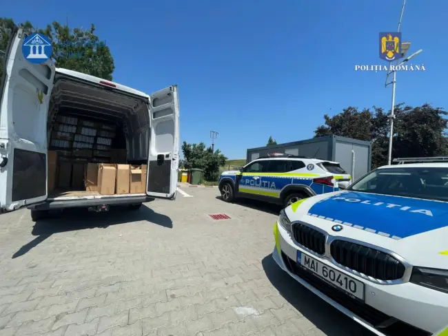 Foto Bărbat reţinut, după ce a fost depistat  pe Drumul European 70, în zona municipiului Caracal, cu duba plină de ţigări contrafăcute   